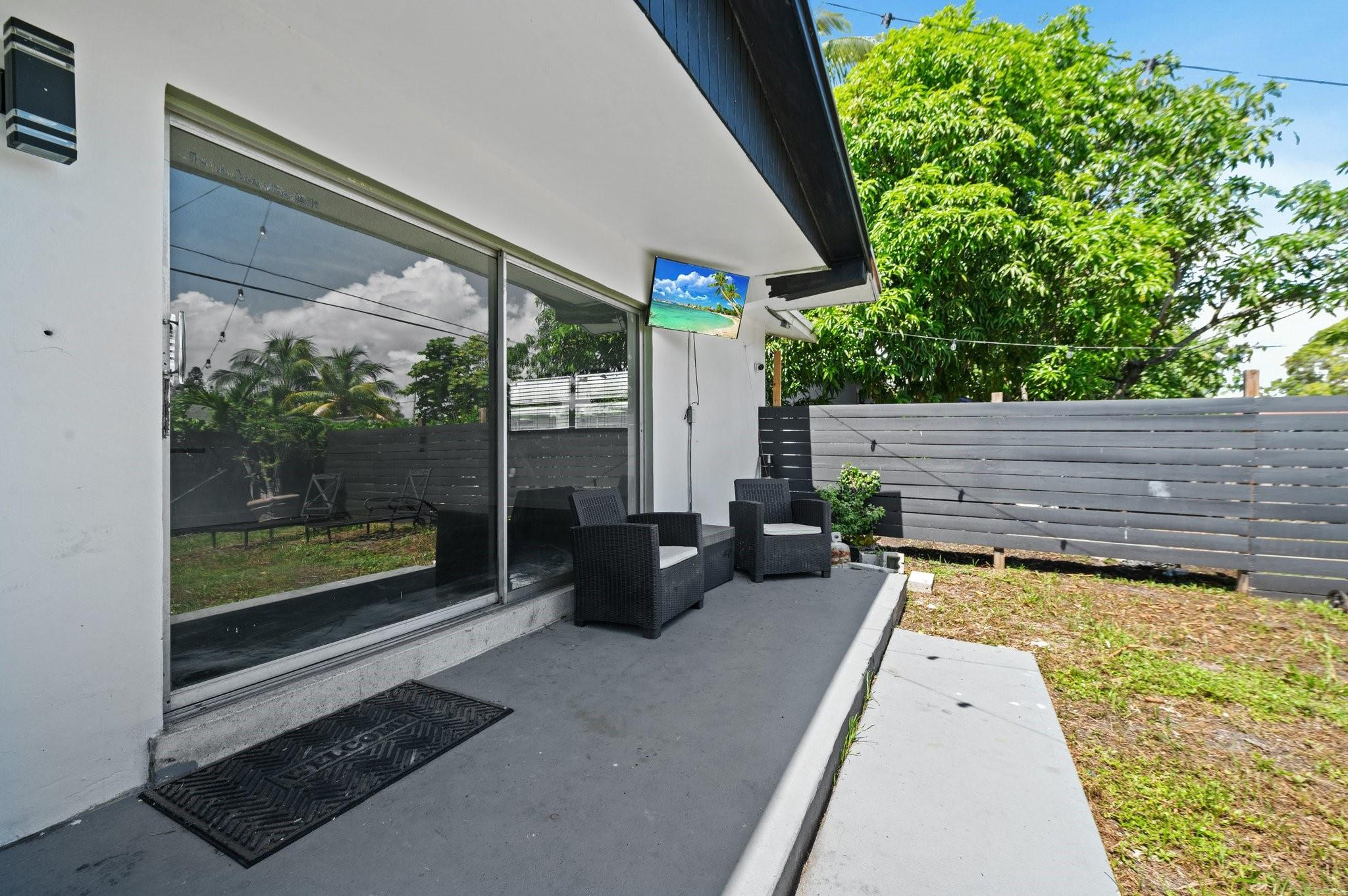 Los Angeles 10-54 B - Residential Income