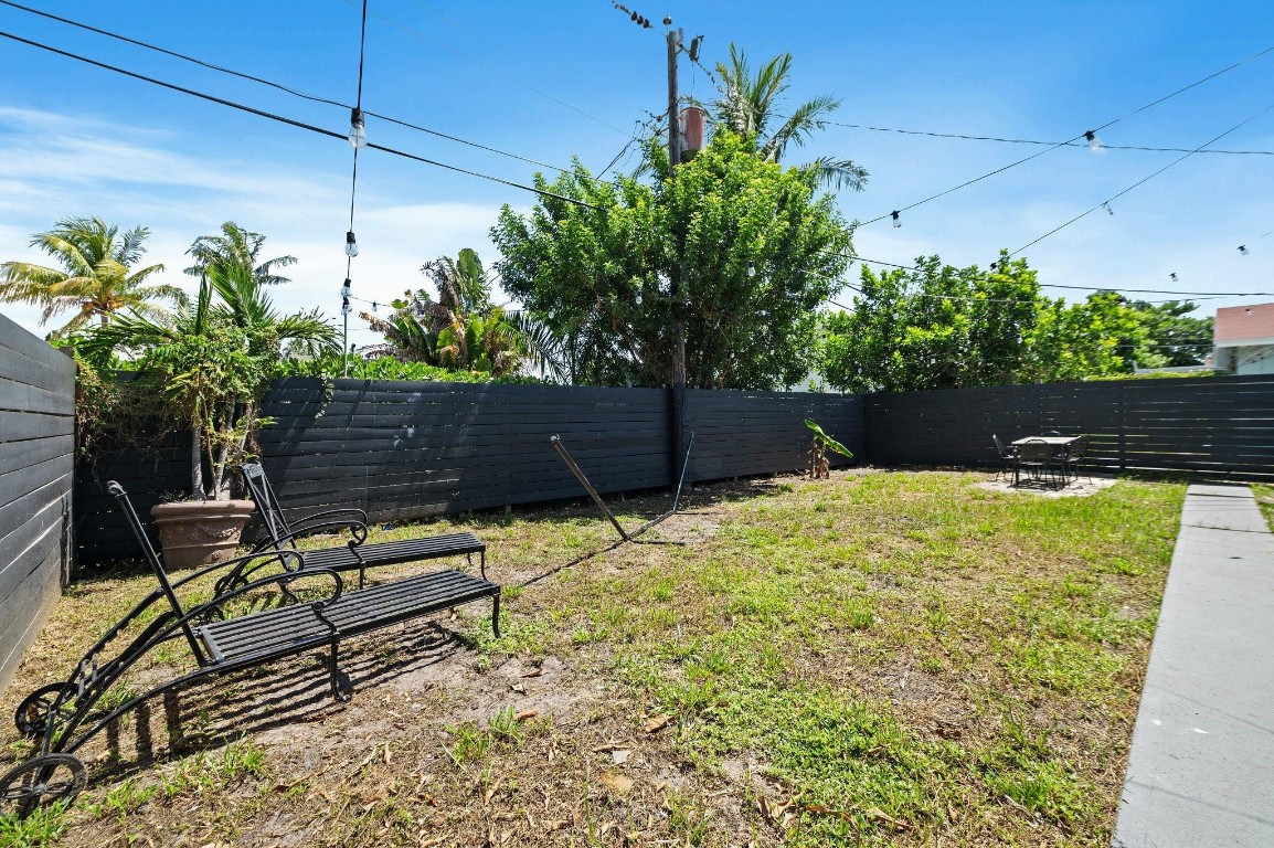 Los Angeles 10-54 B - Residential Income