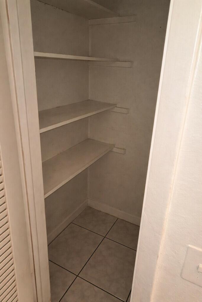 Los Angeles 10-54 B - Residential Income