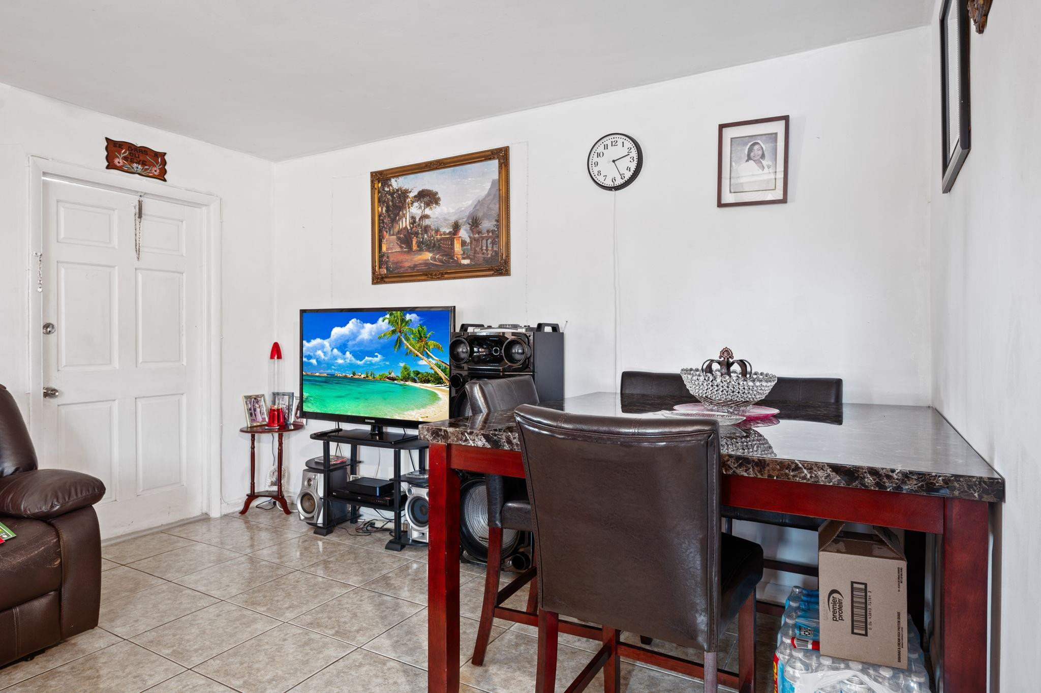 Los Angeles 10-54 B - Residential Income