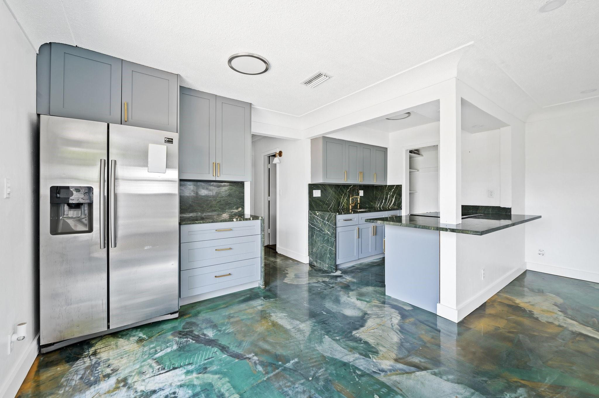 Los Angeles 10-54 B - Residential Income