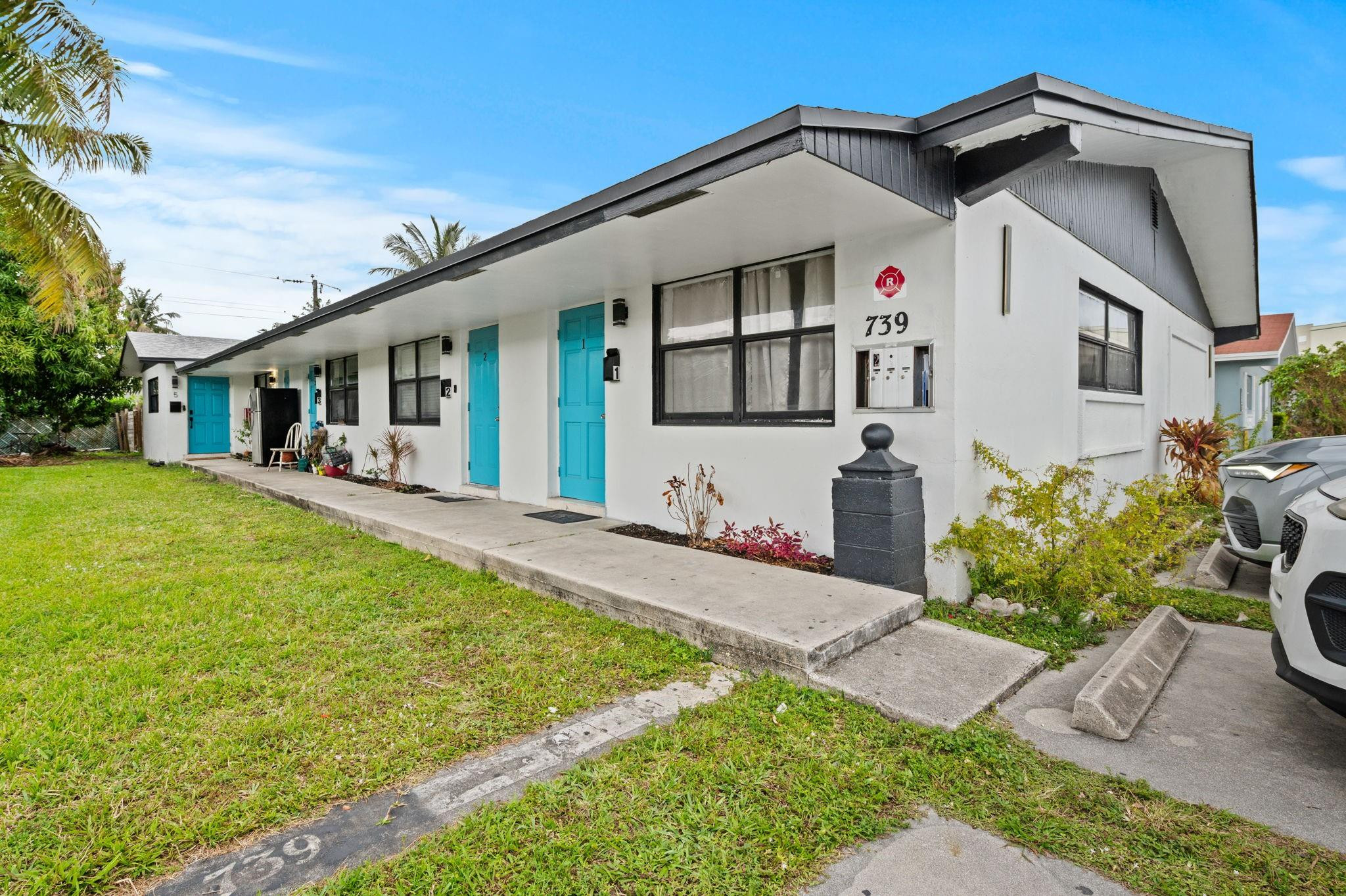 Los Angeles 10-54 B - Residential Income