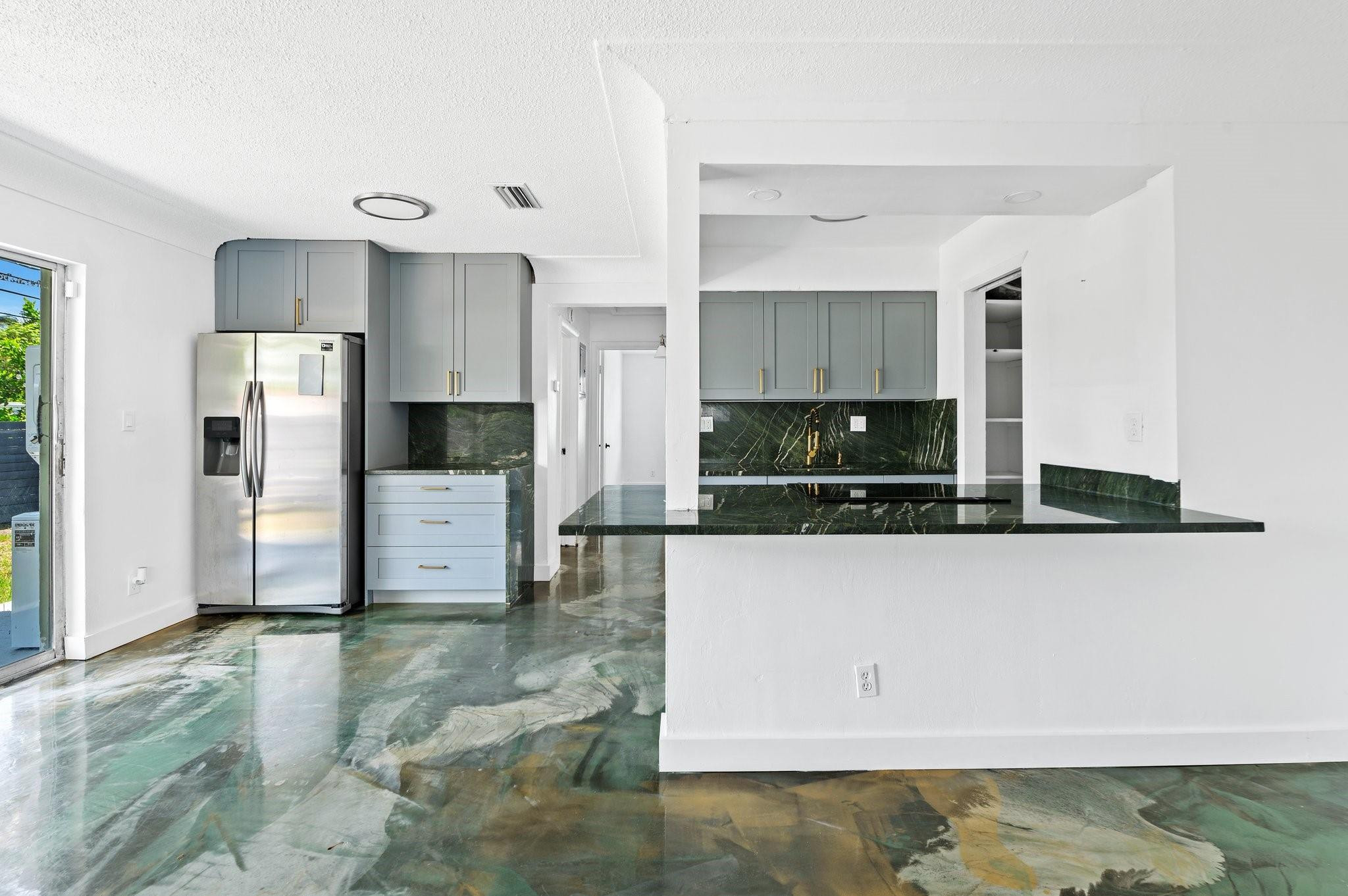 Los Angeles 10-54 B - Residential Income