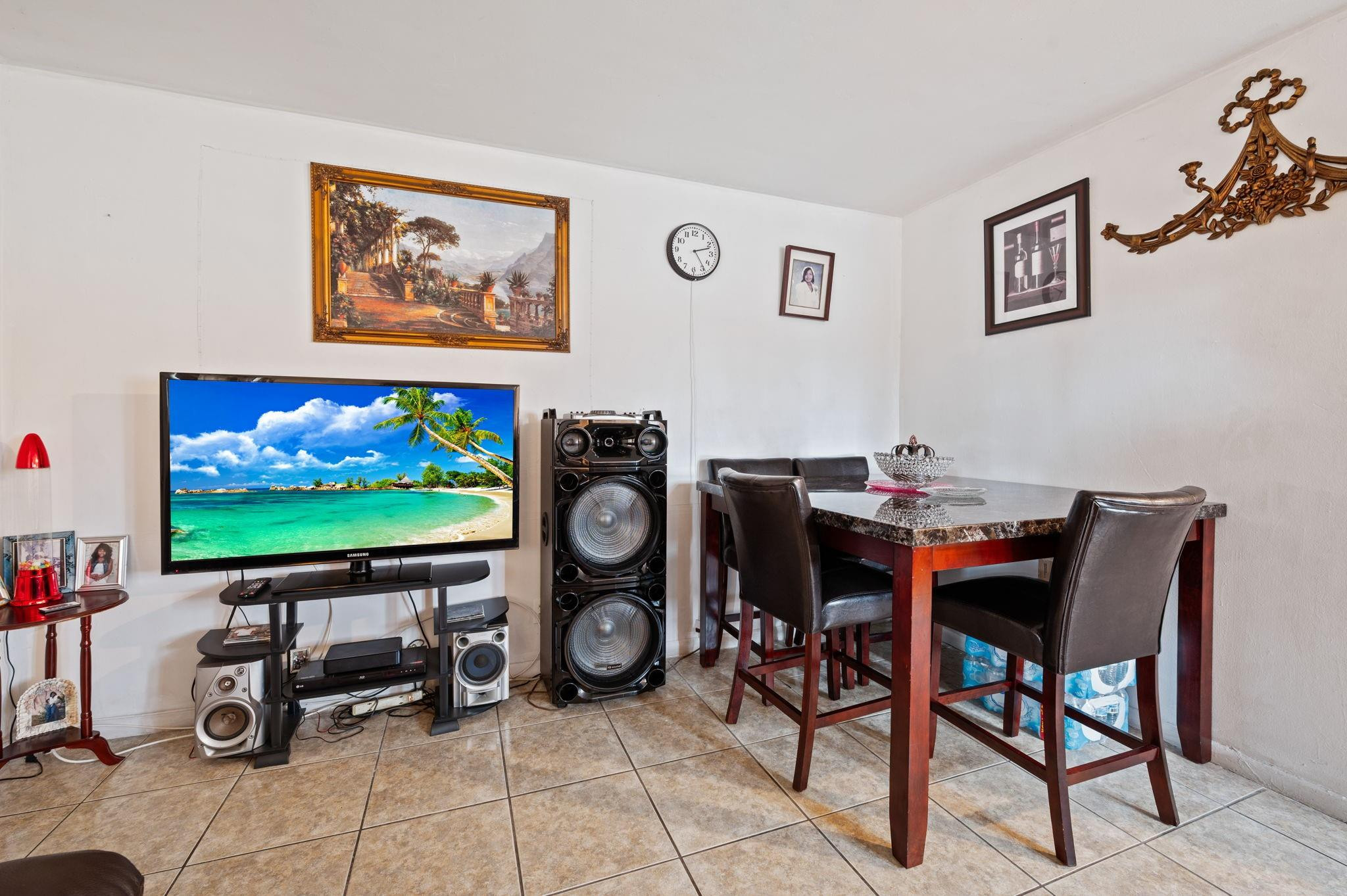 Los Angeles 10-54 B - Residential Income