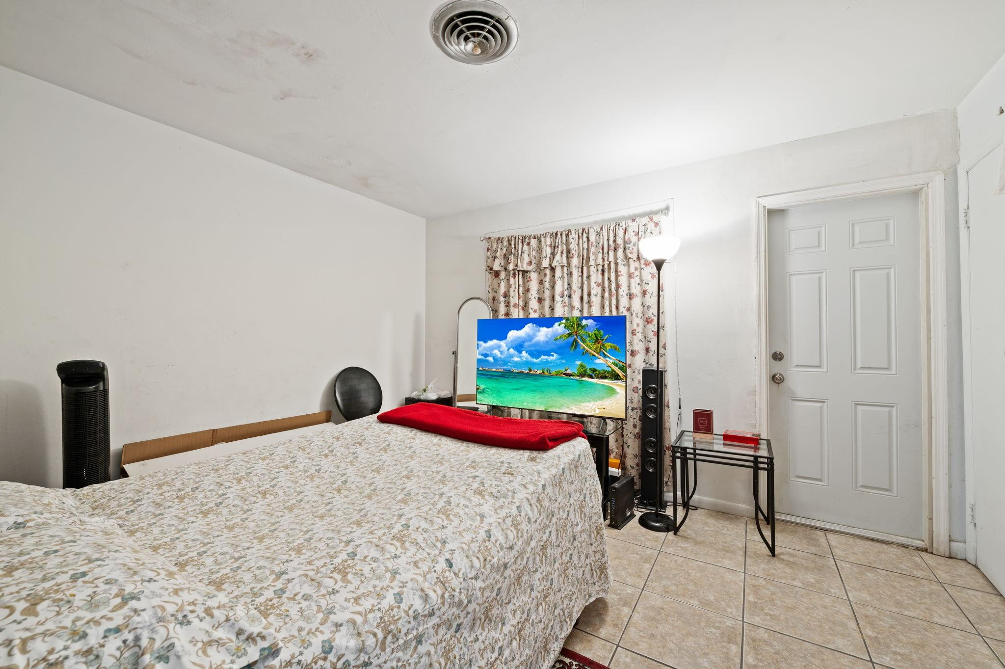 Los Angeles 10-54 B - Residential Income