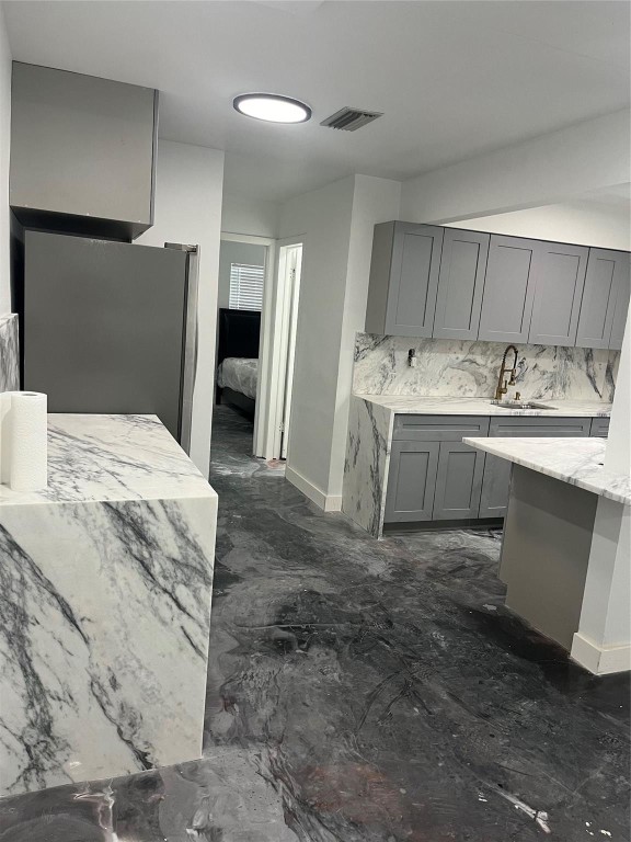 Los Angeles 10-54 B - Residential Income