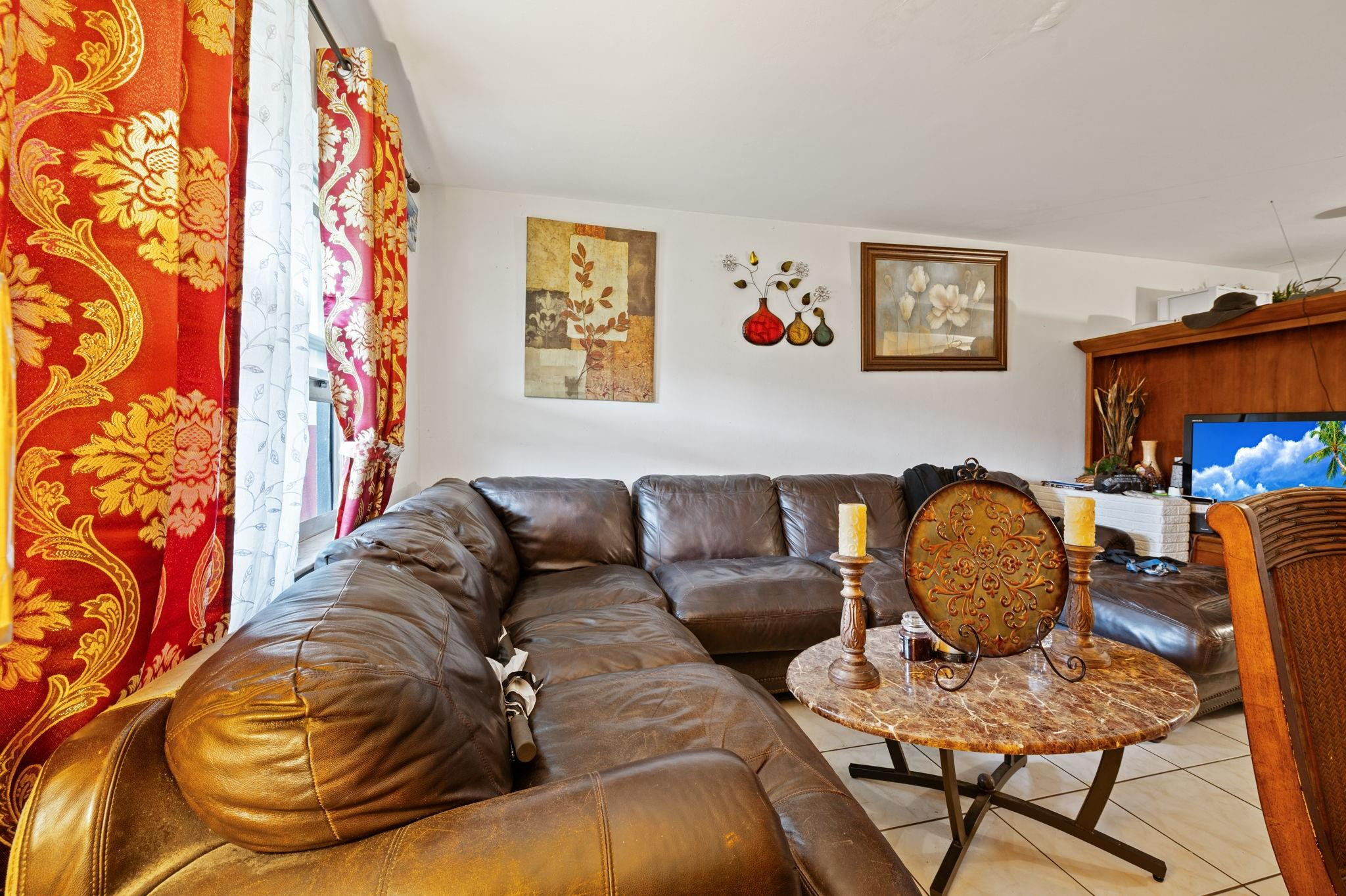 Los Angeles 10-54 B - Residential Income