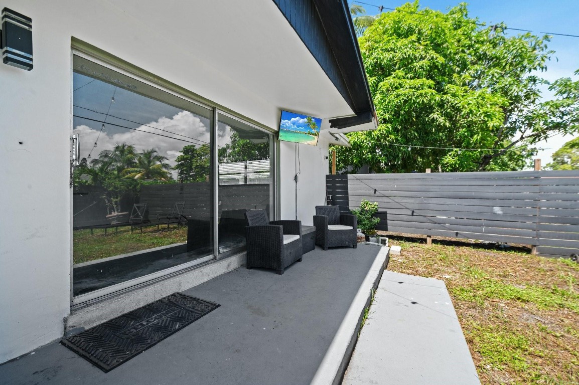 Los Angeles 10-54 B - Residential Income