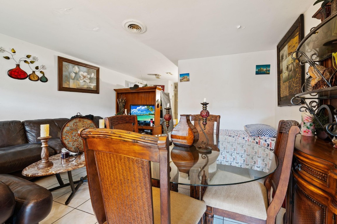 Los Angeles 10-54 B - Residential Income