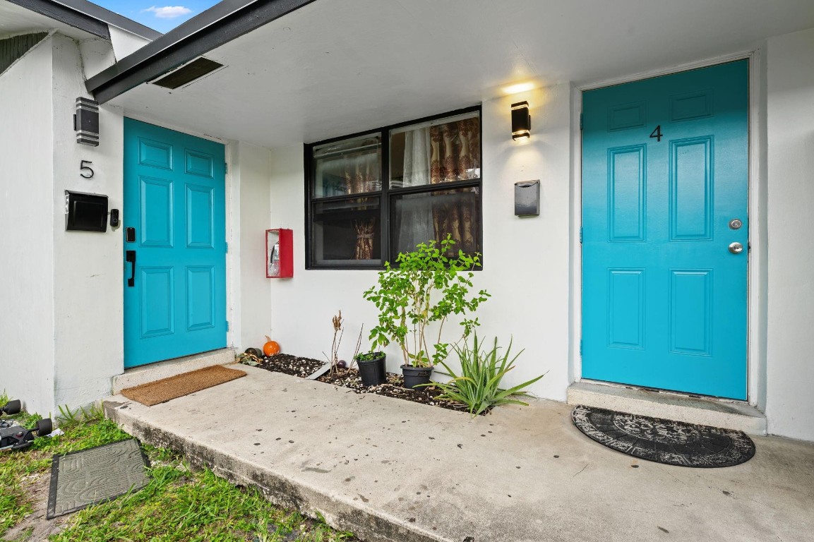 Los Angeles 10-54 B - Residential Income