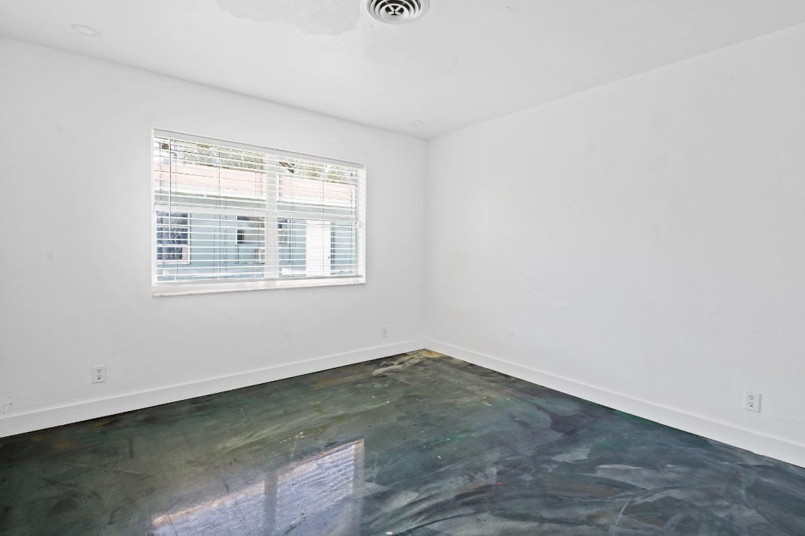 Los Angeles 10-54 B - Residential Income