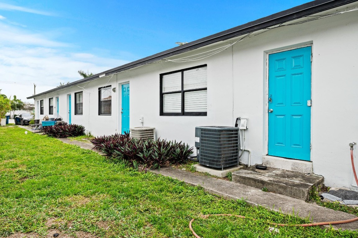 Los Angeles 10-54 B - Residential Income