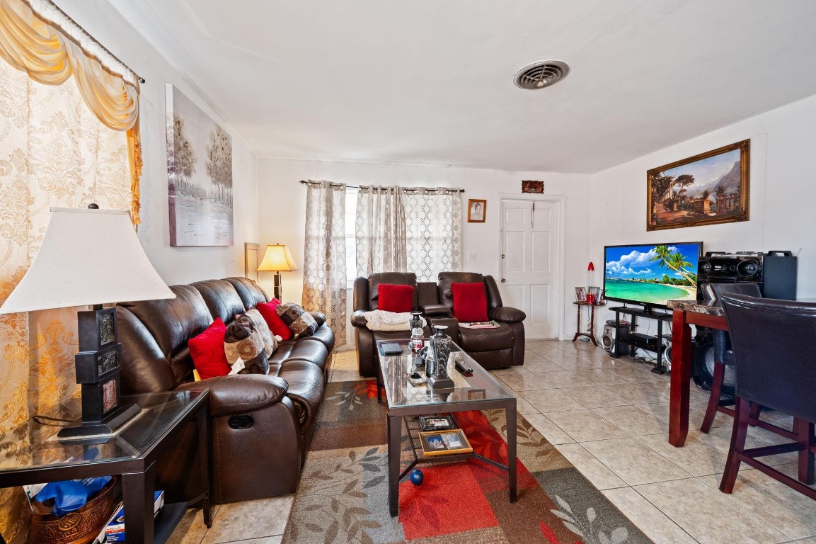 Los Angeles 10-54 B - Residential Income