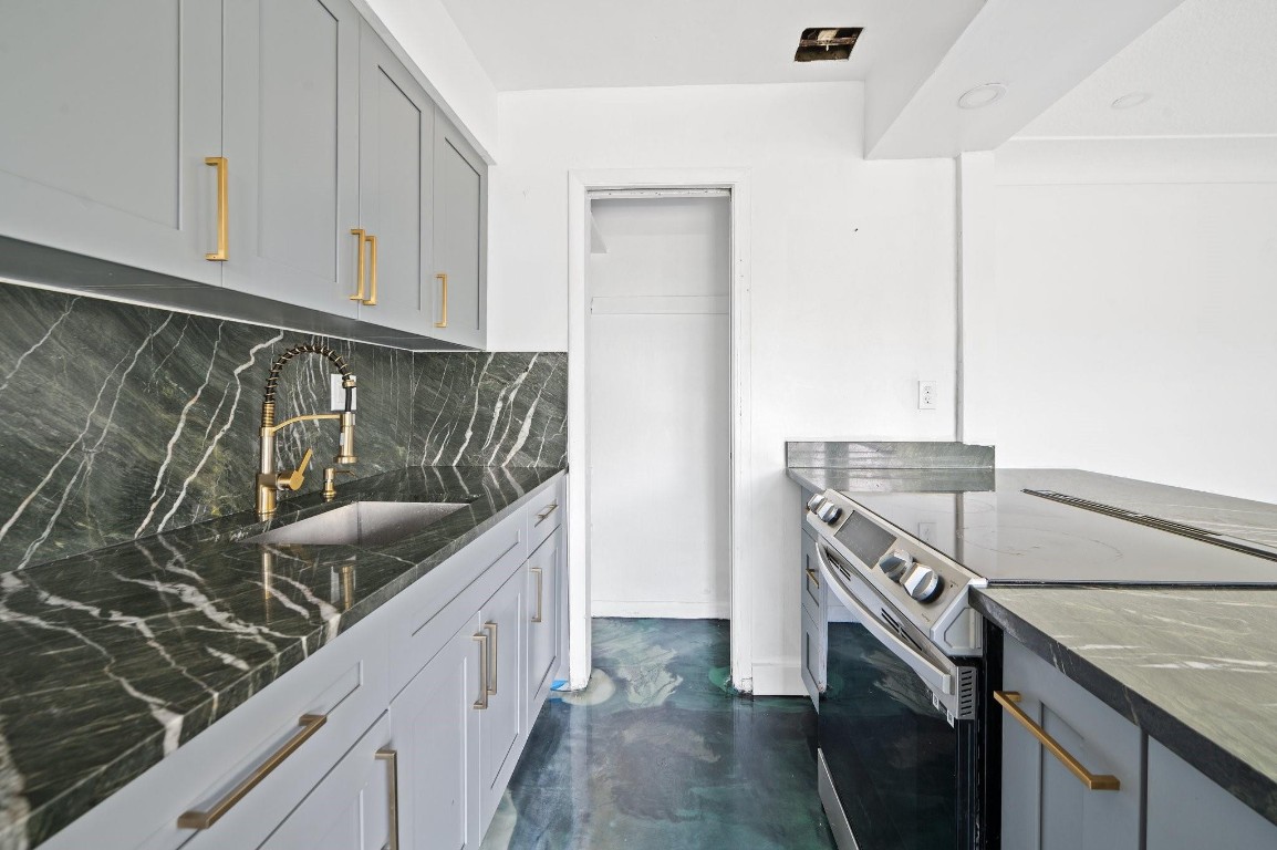 Los Angeles 10-54 B - Residential Income