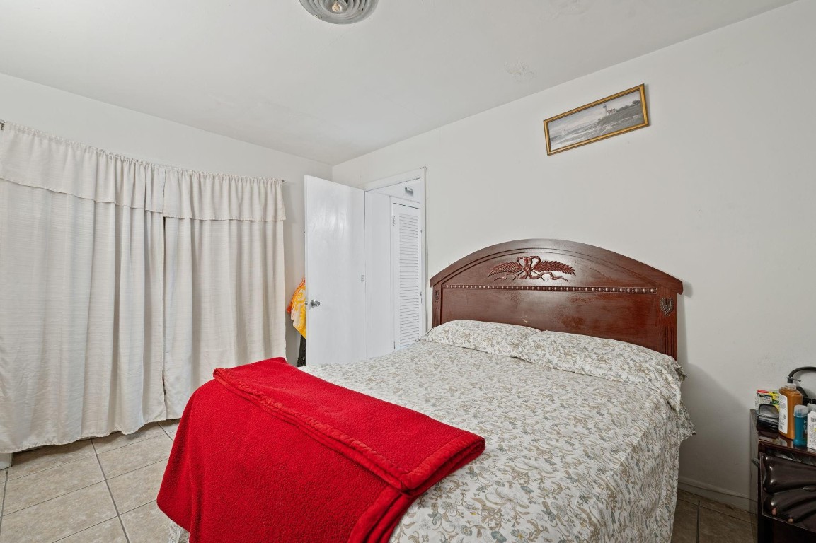 Los Angeles 10-54 B - Residential Income