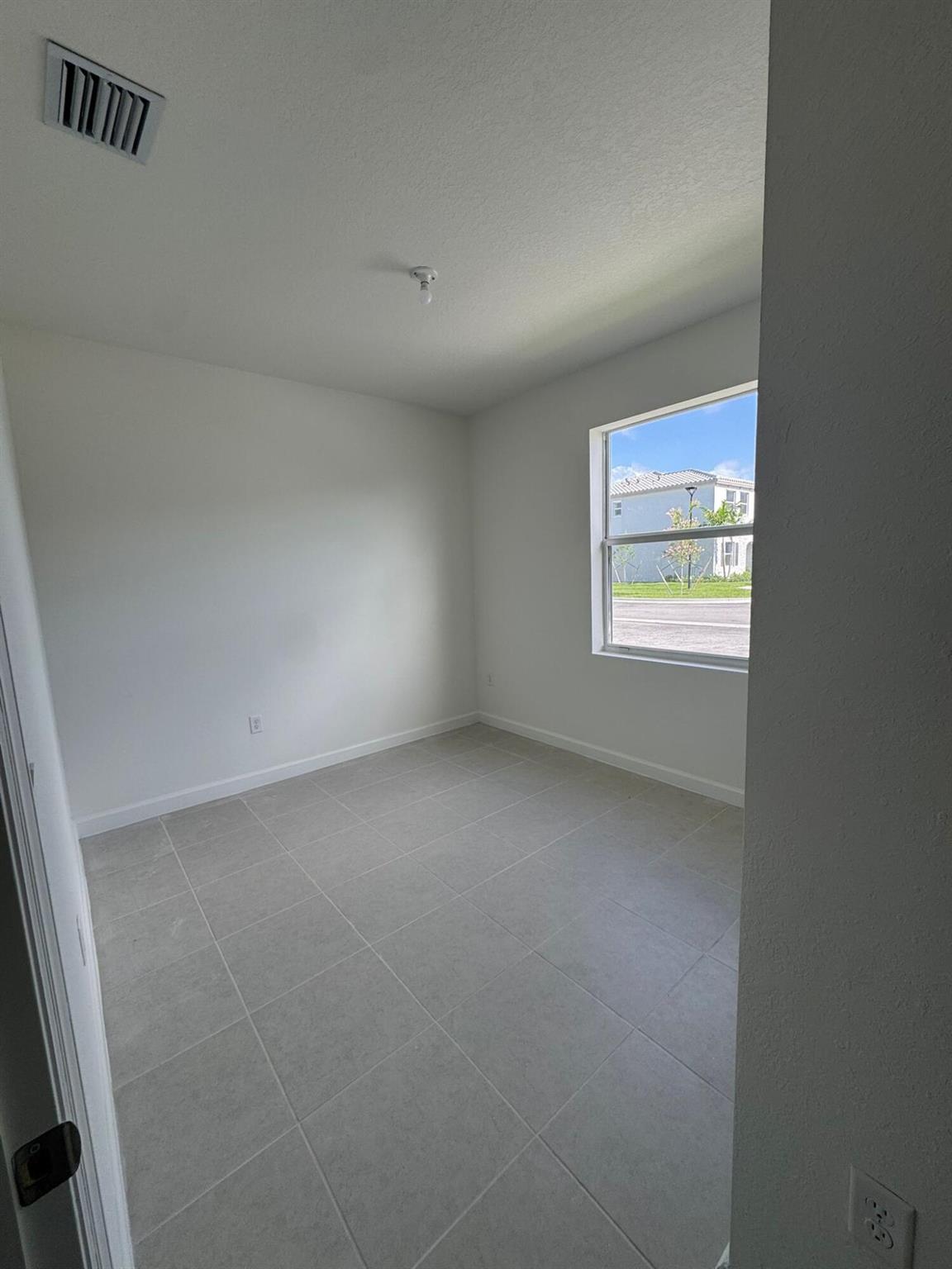 1153 SE 1 Terrace