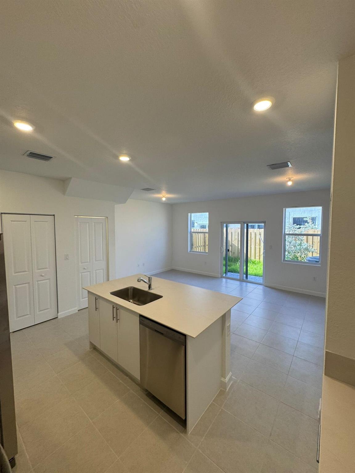 1153 SE 1 Terrace