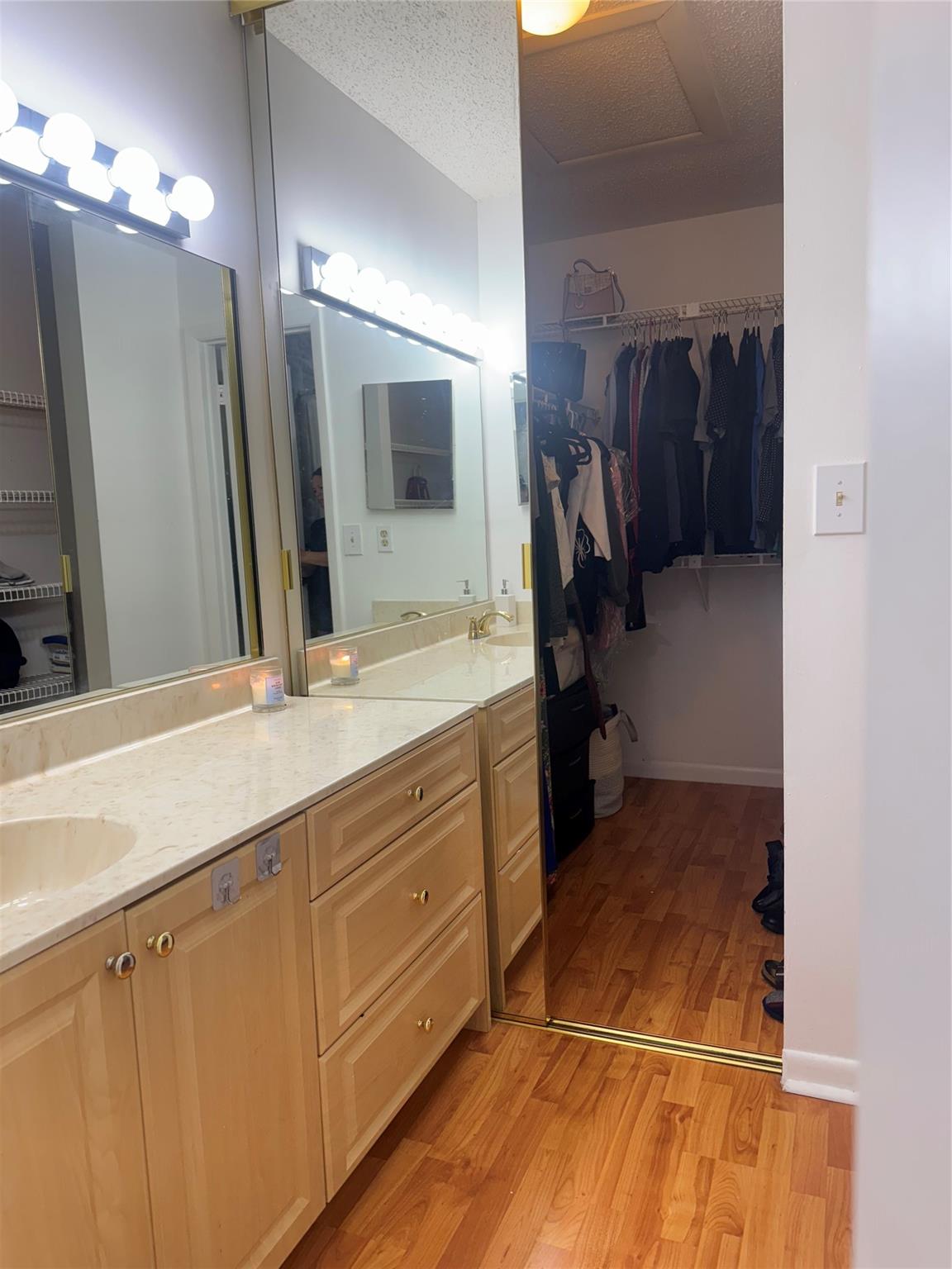 GOLDEN RAINTREE V - Residential