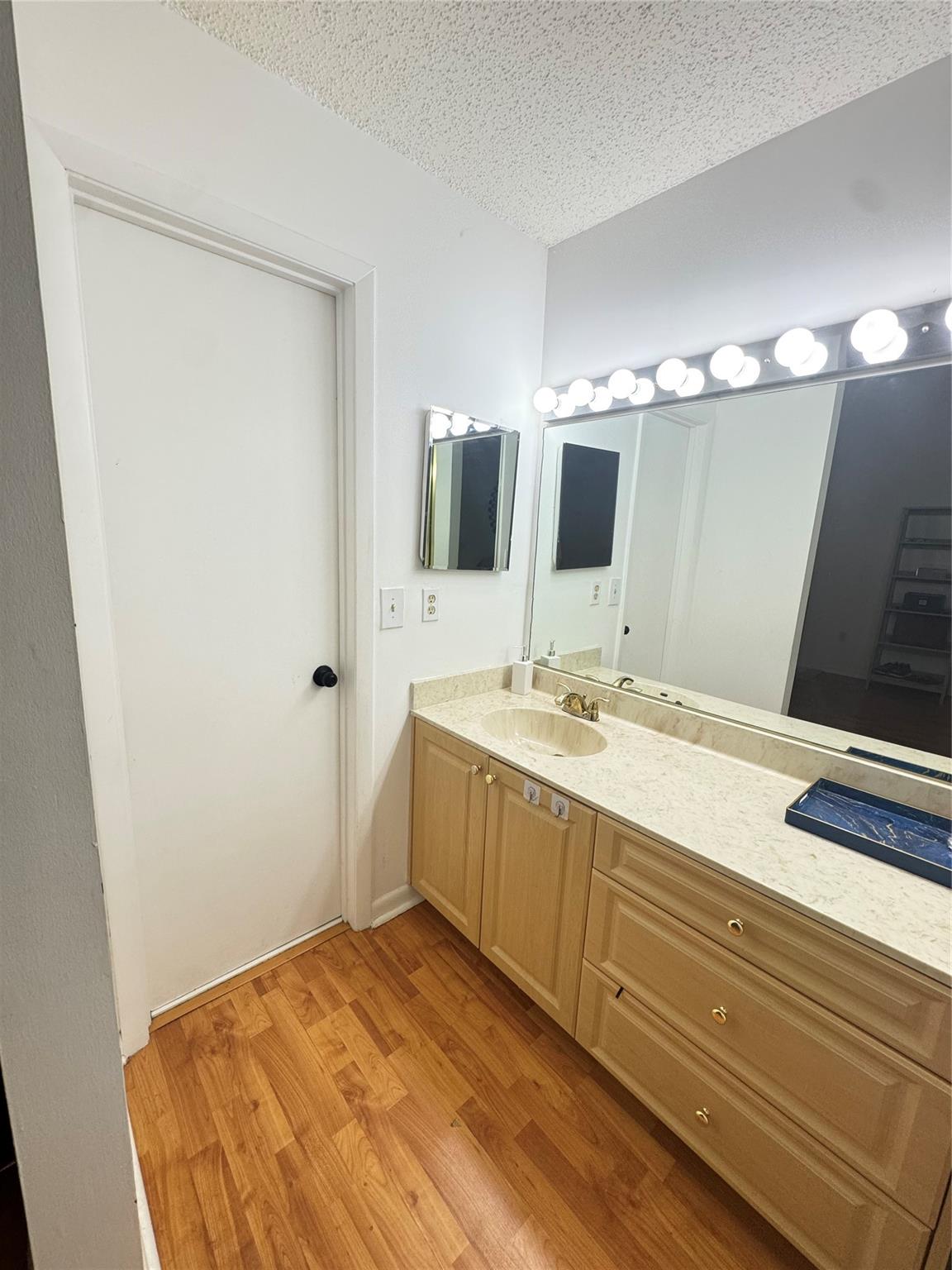 GOLDEN RAINTREE V - Residential