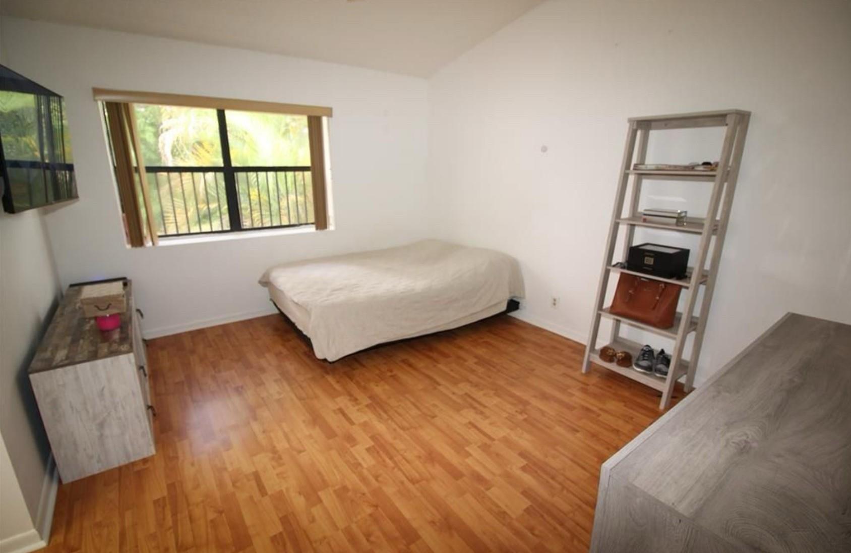 GOLDEN RAINTREE V - Residential