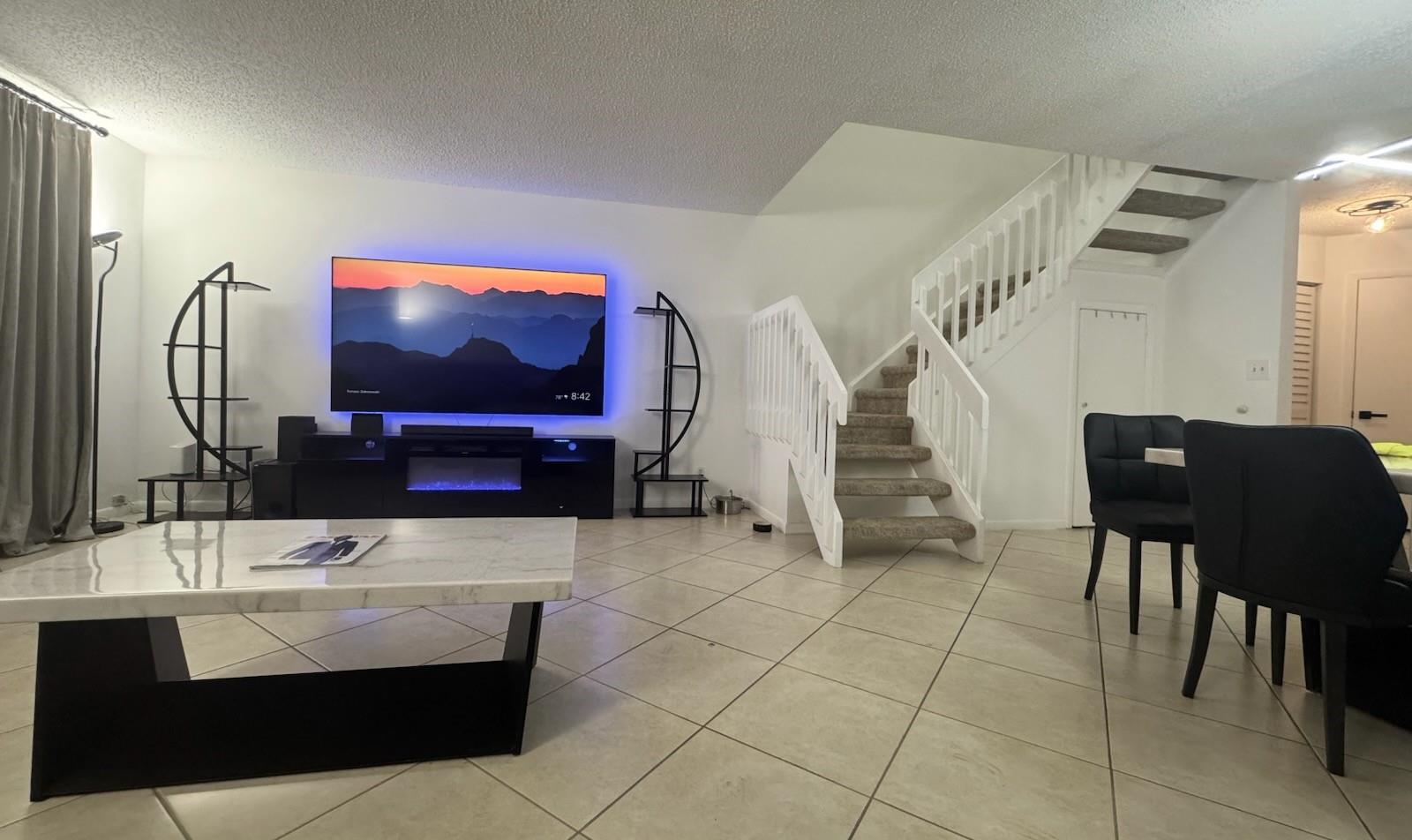 GOLDEN RAINTREE V - Residential