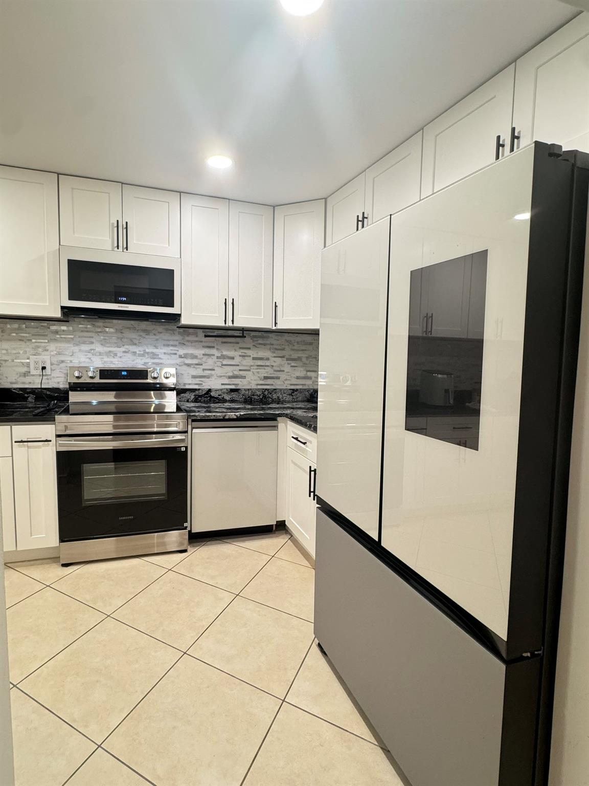 GOLDEN RAINTREE V - Residential