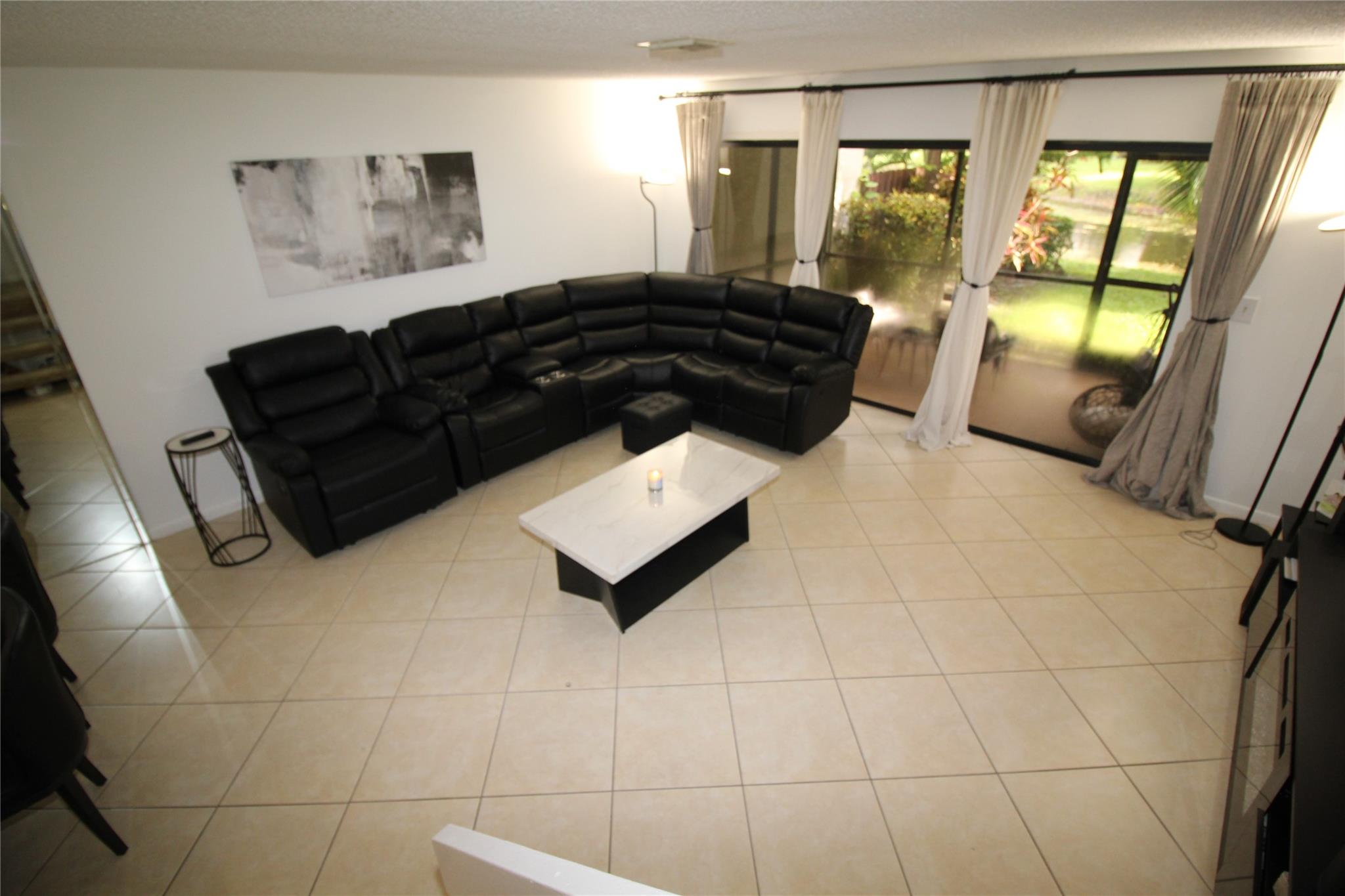 4360 Carambola Cir, Pompano Beach, FL, 33066/$350,000 4 4360 Carambola Cir