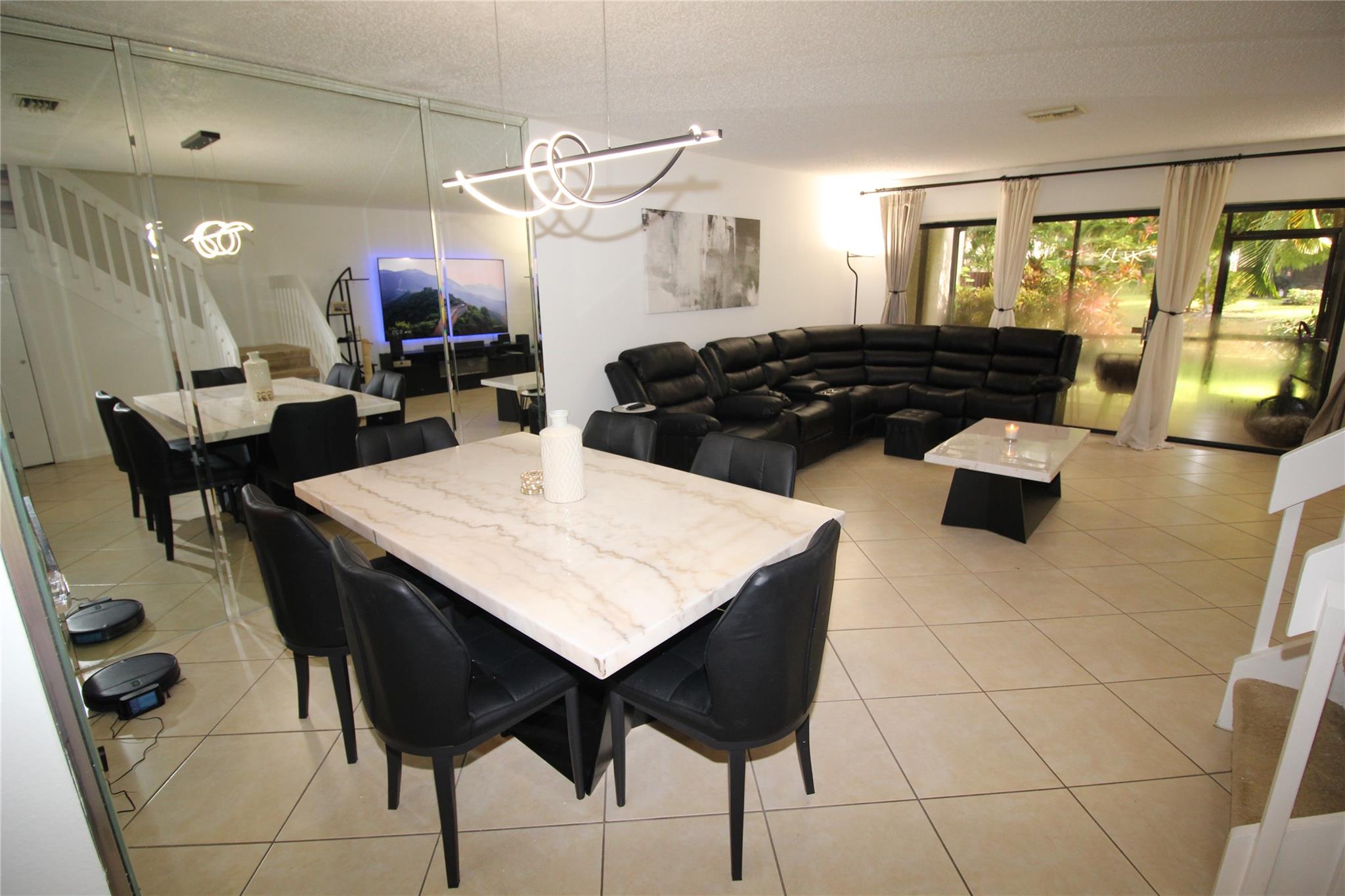 4360 Carambola Cir, Pompano Beach, FL, 33066/$350,000 2 4360 Carambola Cir