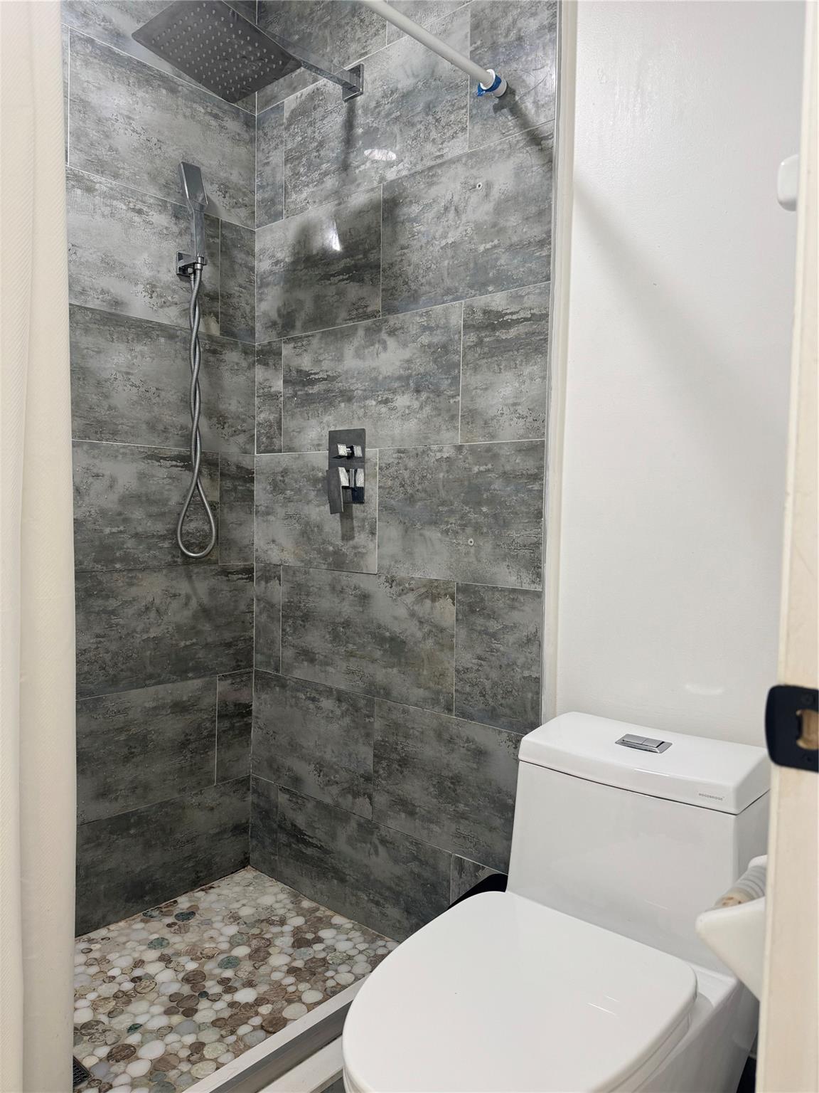 GOLDEN RAINTREE V - Residential