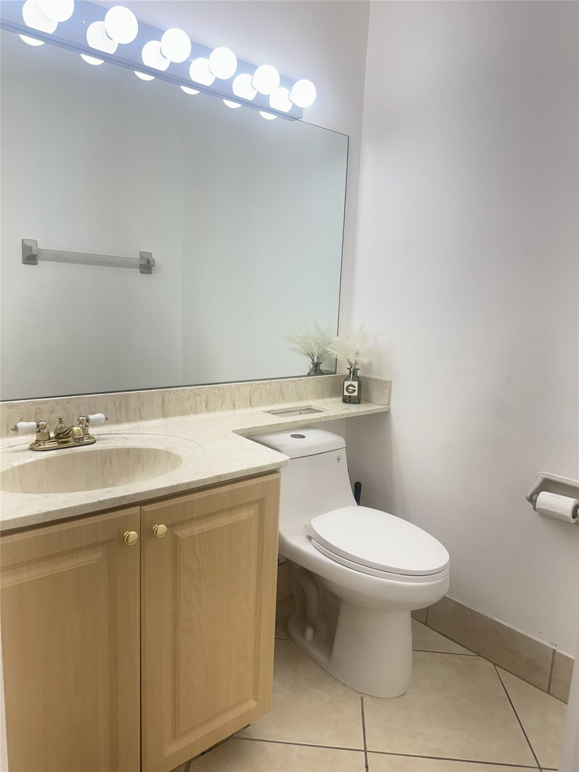 GOLDEN RAINTREE V - Residential