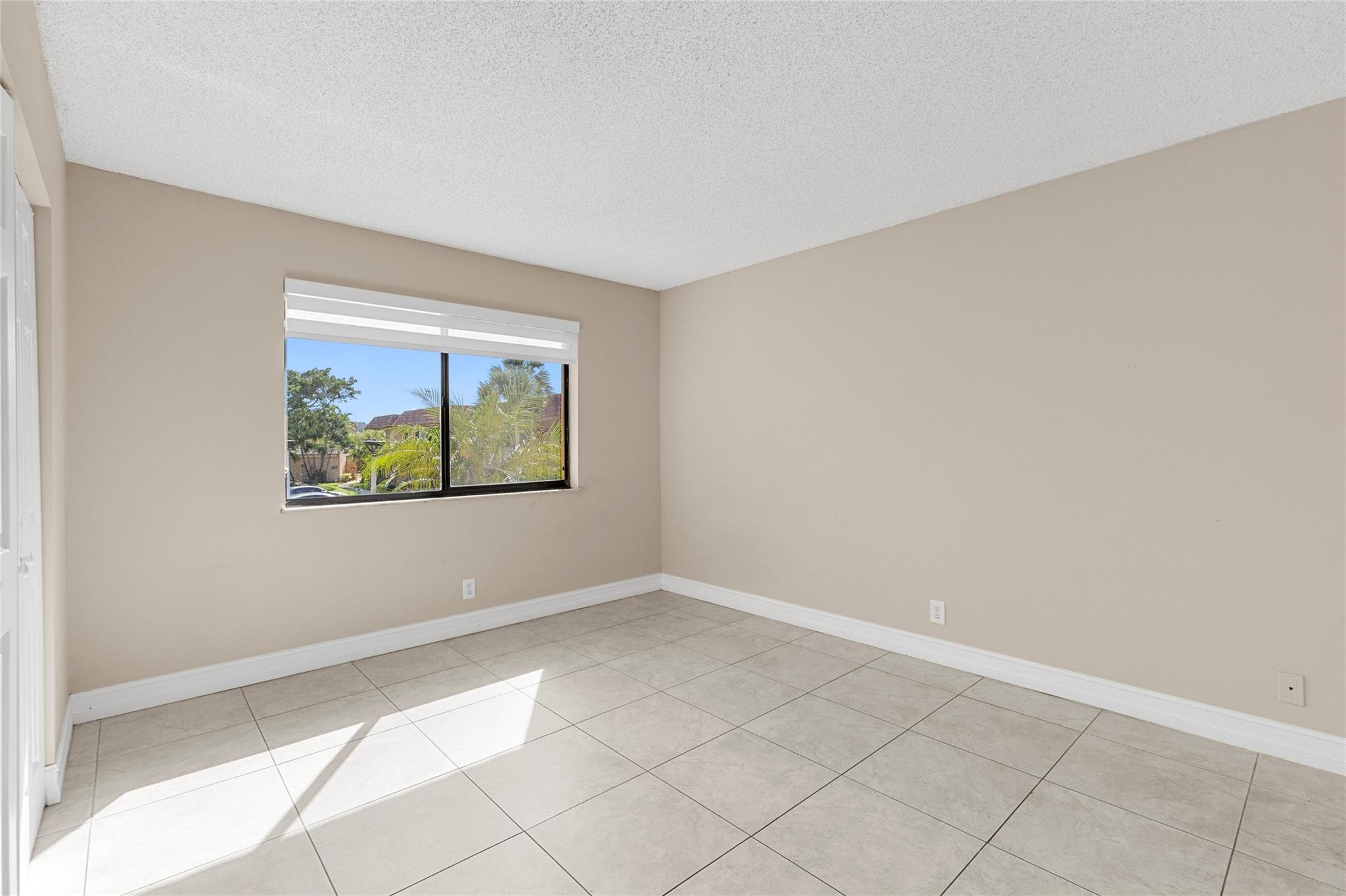 RACQUET CLUB - Residential