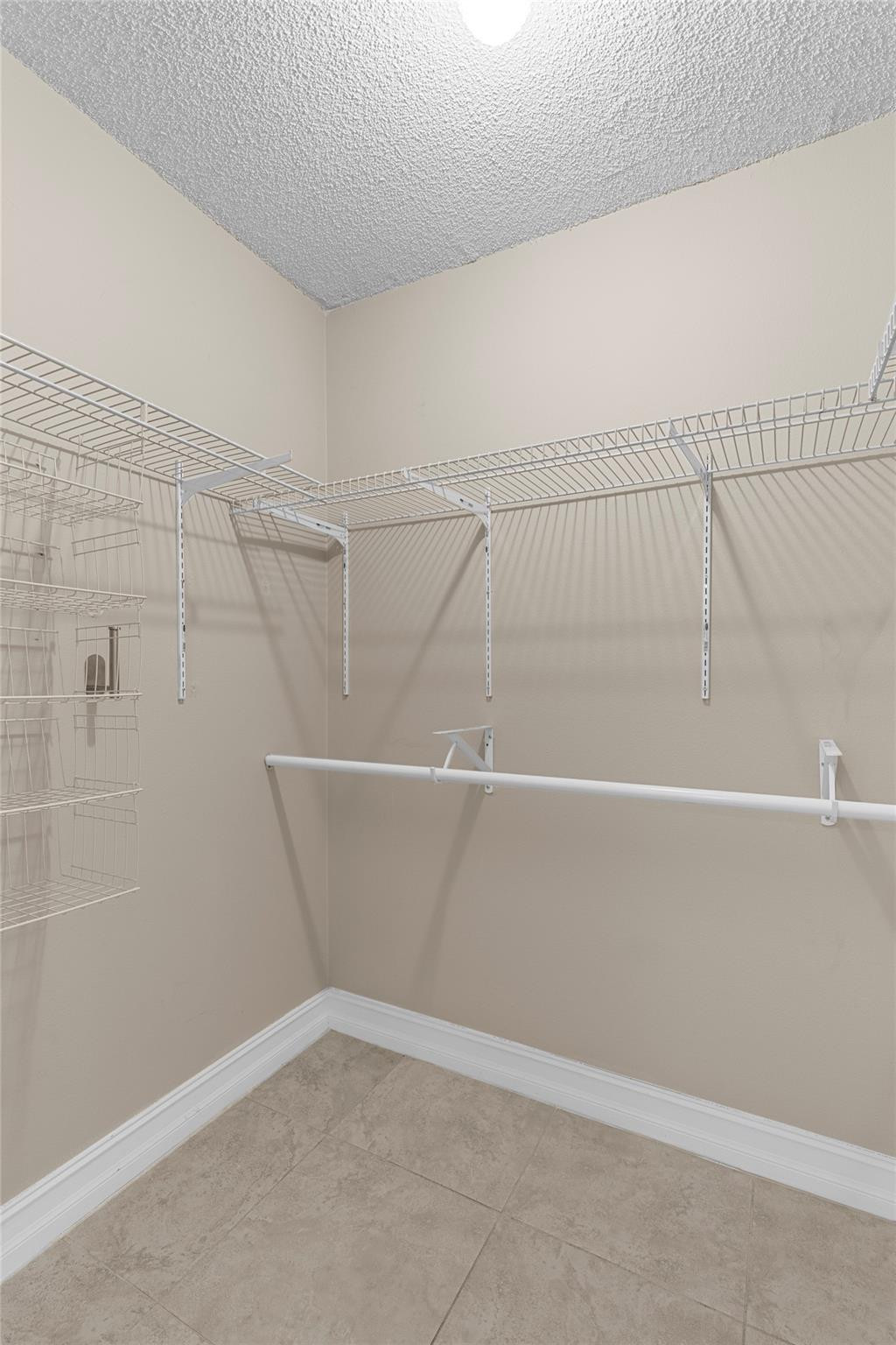 RACQUET CLUB - Residential