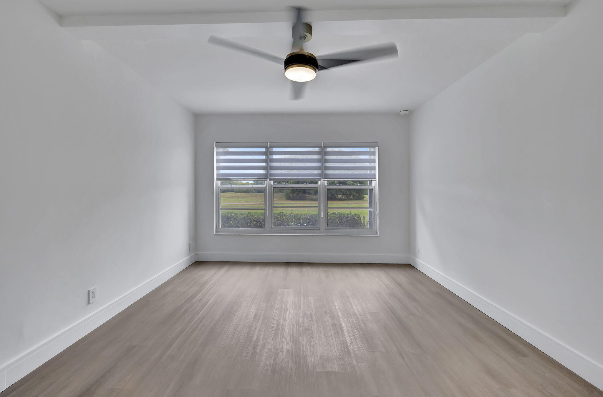 NO 9 PALM-AIRE COUNTRY CLUB - Residential