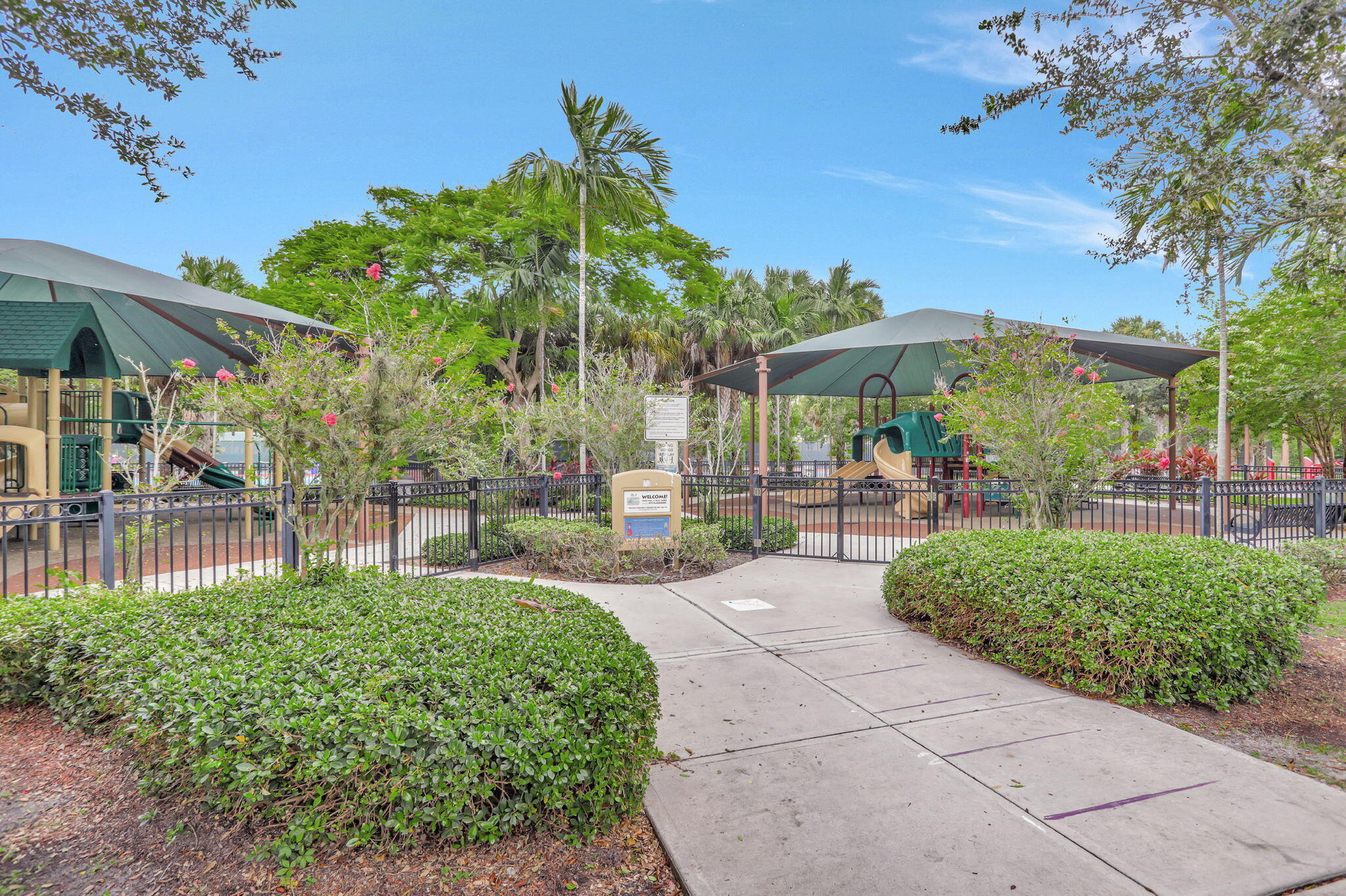 NO 9 PALM-AIRE COUNTRY CLUB - Residential