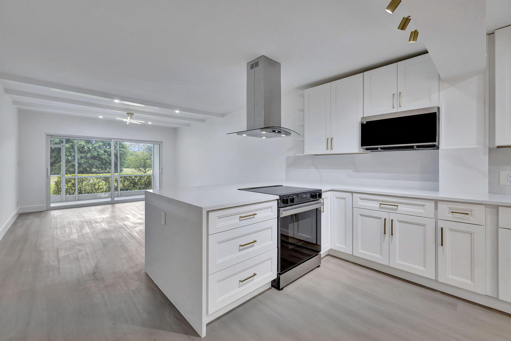 NO 9 PALM-AIRE COUNTRY CLUB - Residential