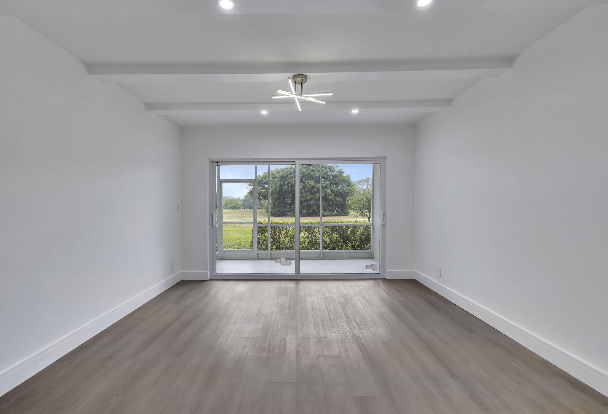 NO 9 PALM-AIRE COUNTRY CLUB - Residential