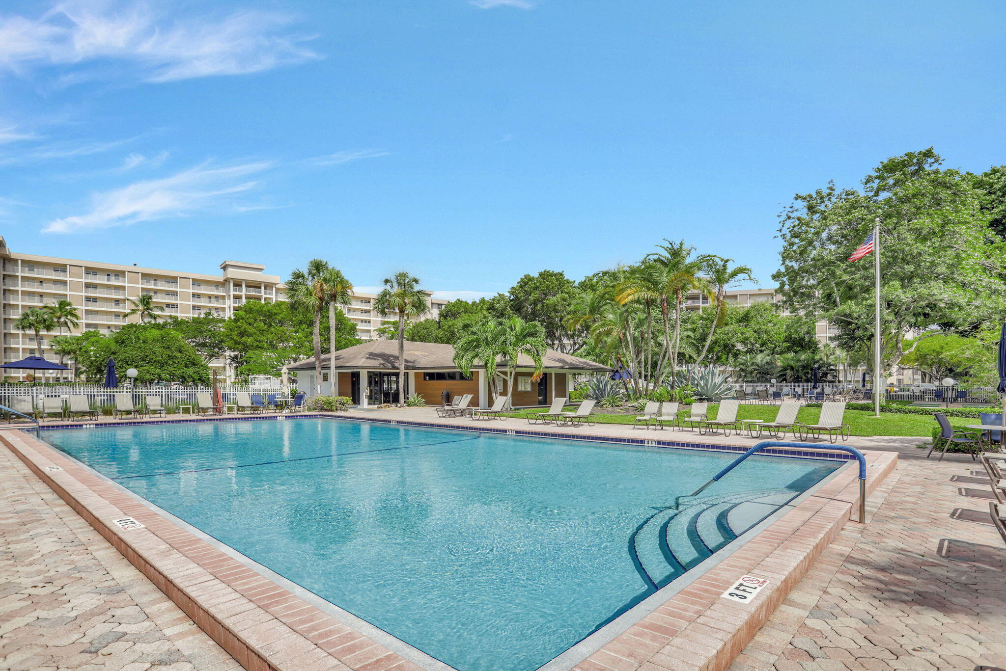 NO 9 PALM-AIRE COUNTRY CLUB - Residential