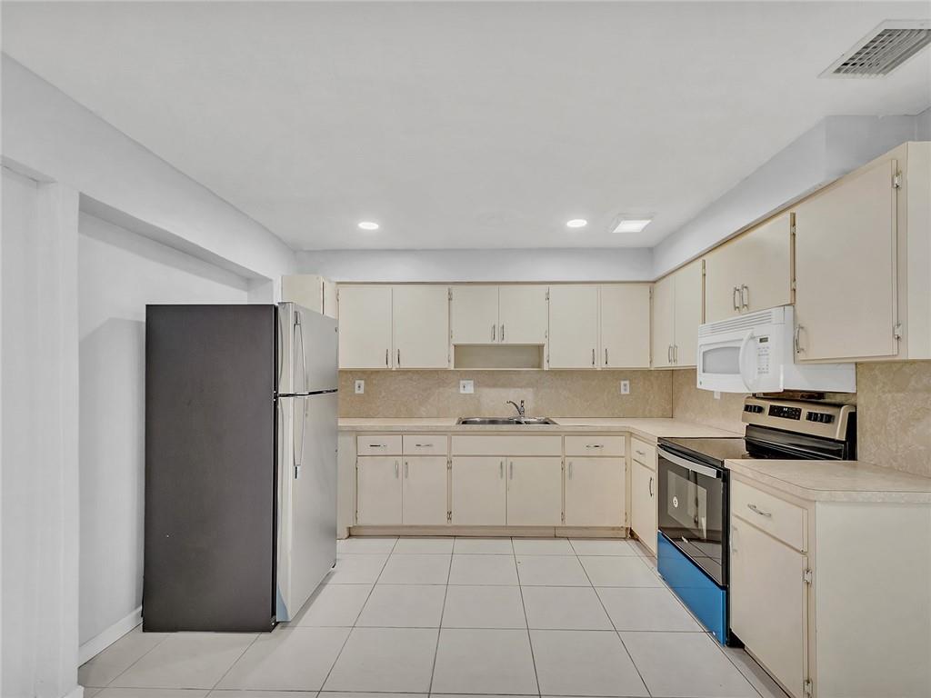 Westwood Manor 43-35 B - Residential Lease