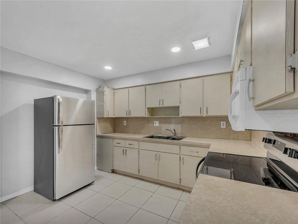 Westwood Manor 43-35 B - Residential Lease