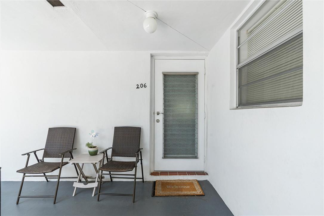 Lee Condo - Residential