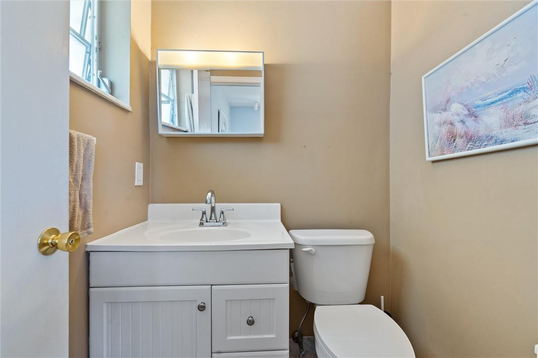Lee Condo - Residential