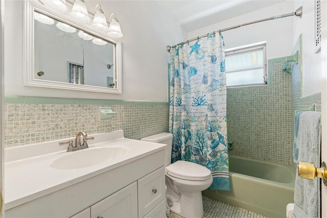 Lee Condo - Residential