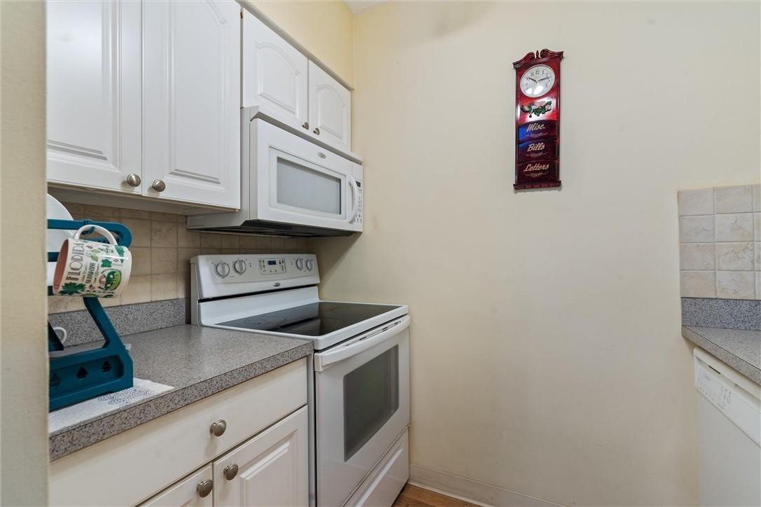 Lee Condo - Residential