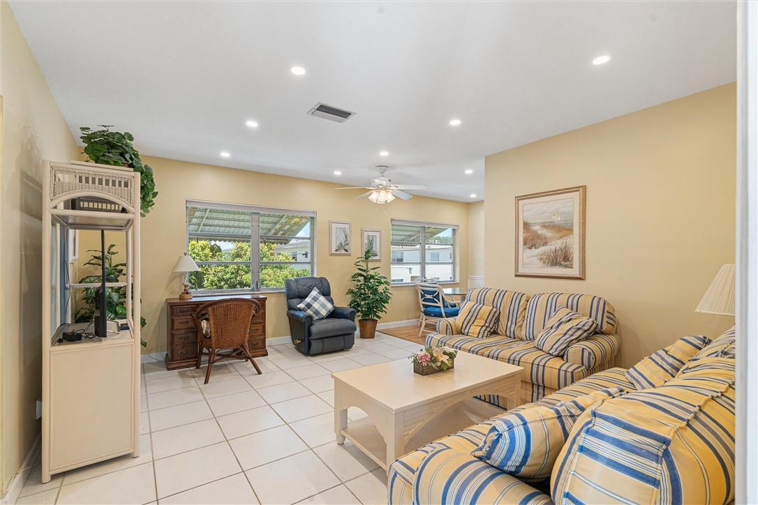Lee Condo - Residential