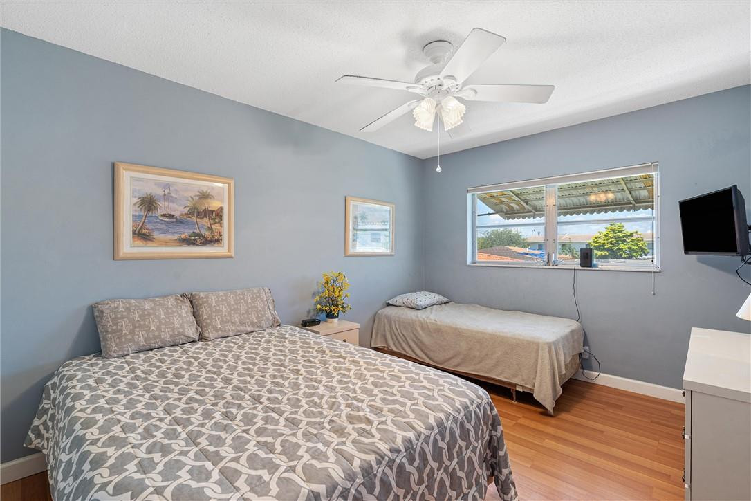 Lee Condo - Residential