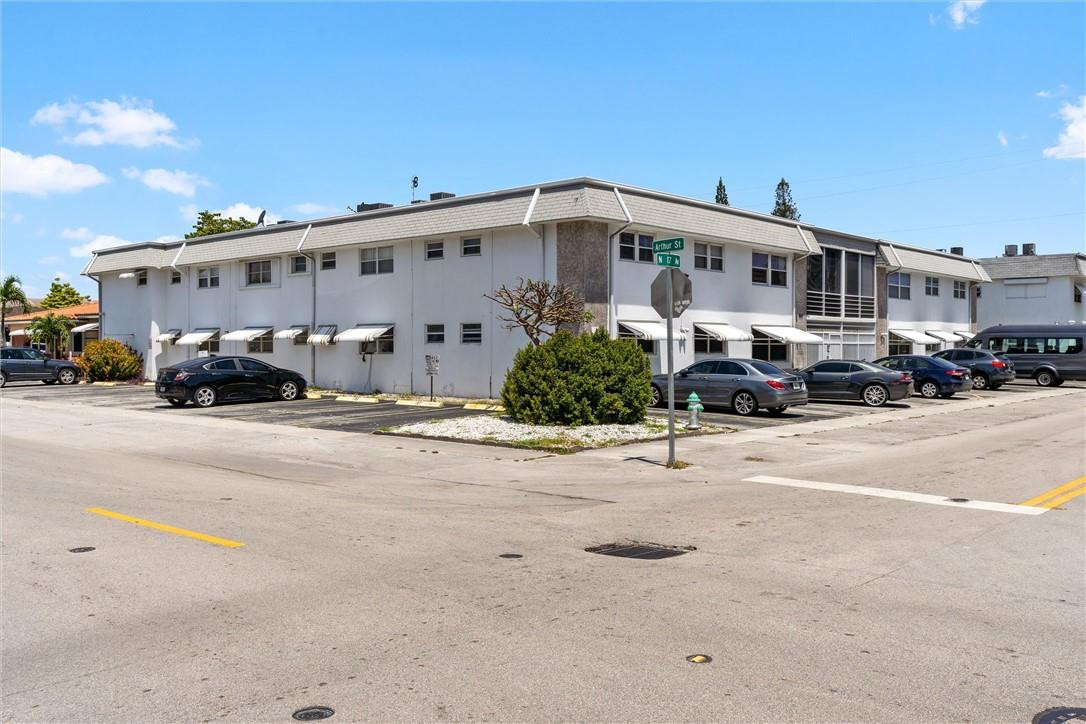 Lee Condo - Residential