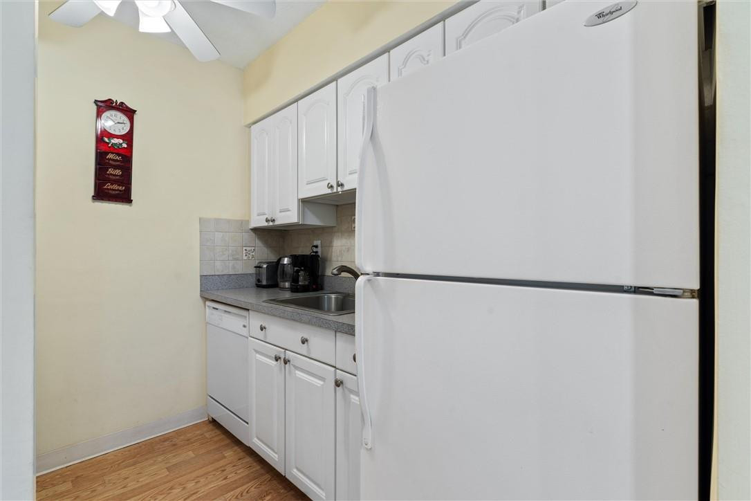 Lee Condo - Residential