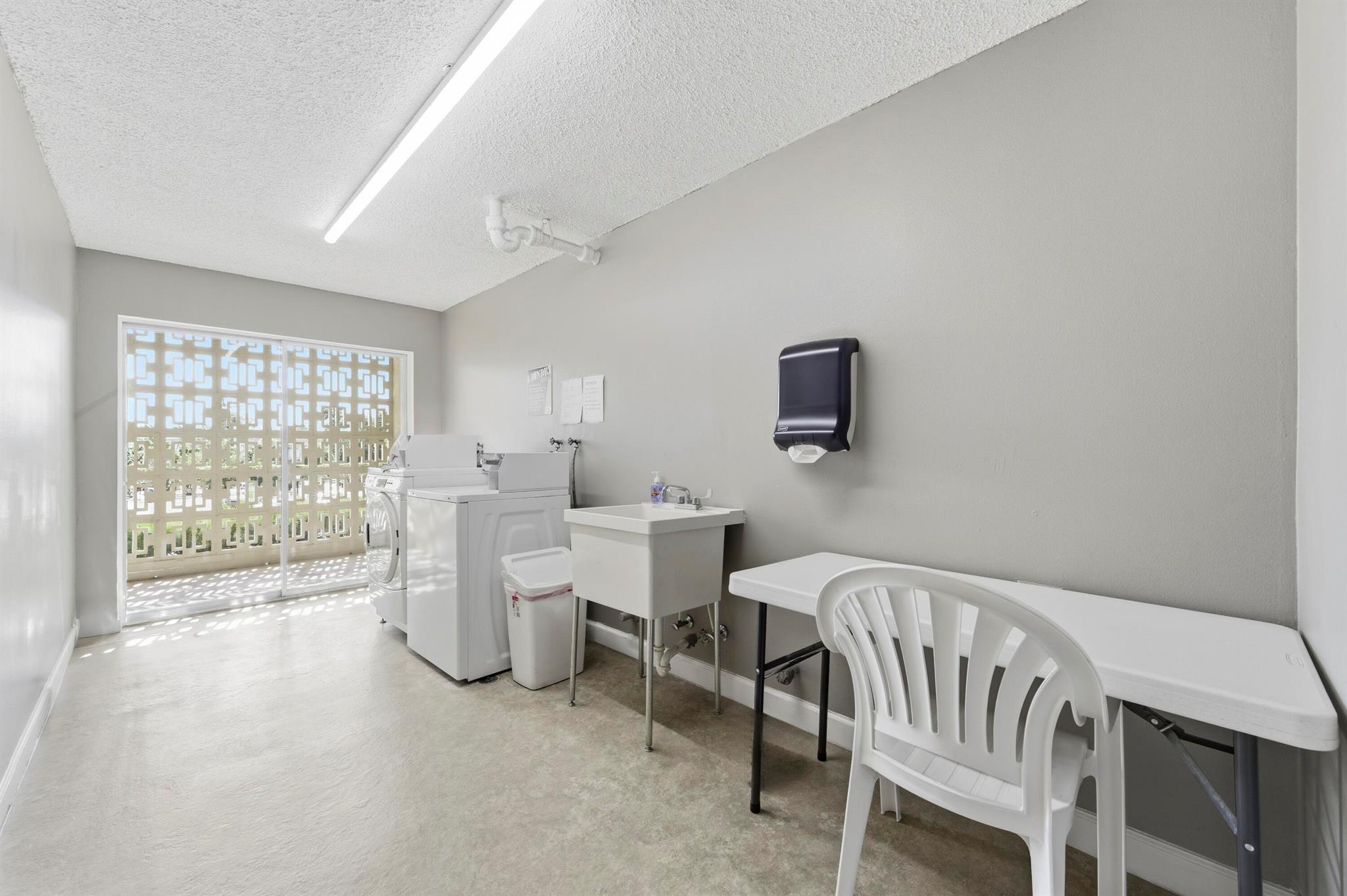 VIKING ARMS CONDO - Residential Lease