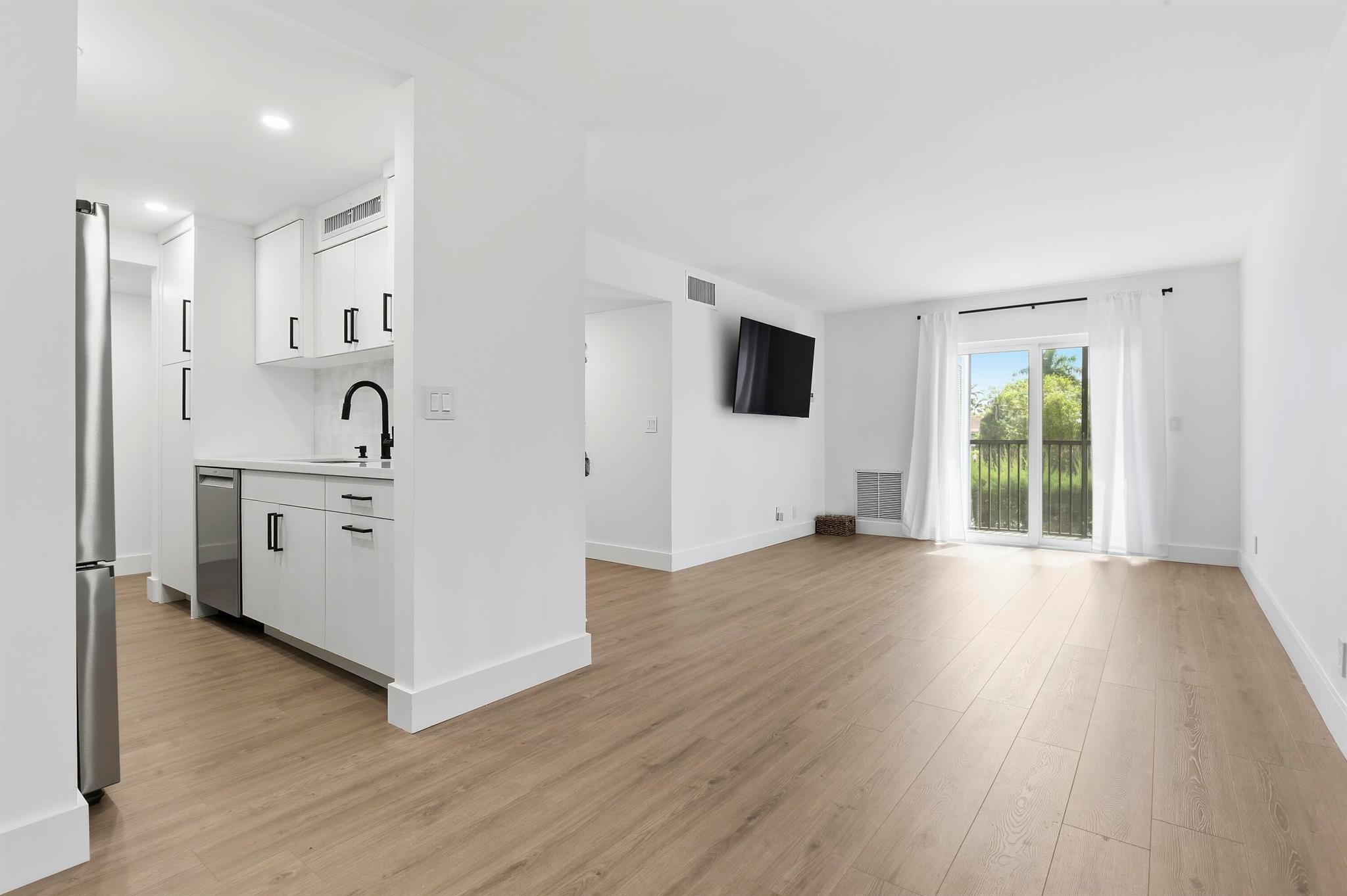 VIKING ARMS CONDO - Residential Lease