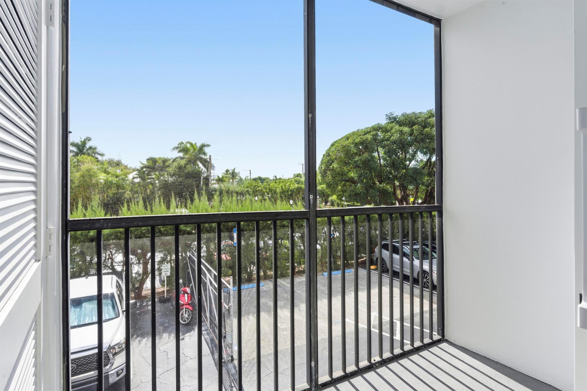 VIKING ARMS CONDO - Residential Lease